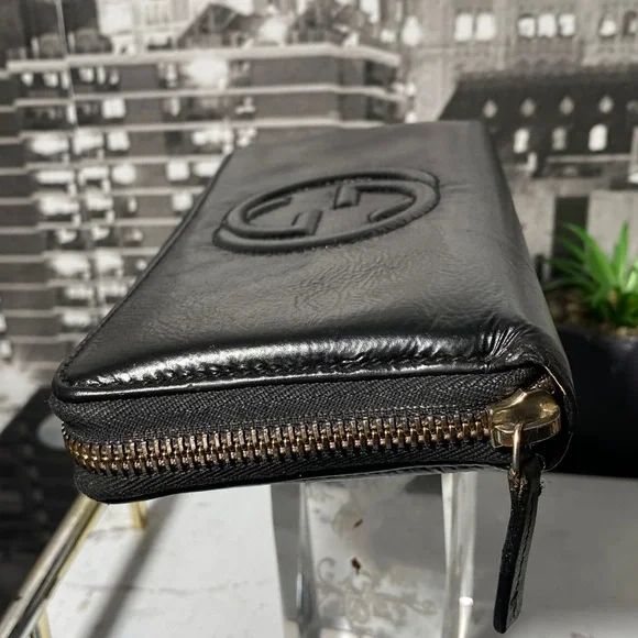 Authentic GUCCI SOHO Interlocking G Patent Leather Zippy Wallet - Picture 15 of 17